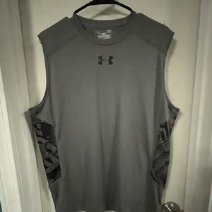 Under Armor t-shirt